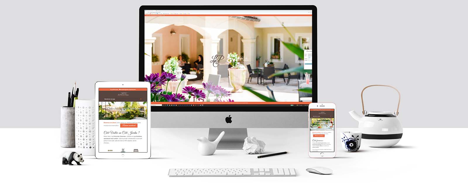 Le site de La Porte des Cévennes sur un écran Mac, un écran de tablette et un écran d'Iphone