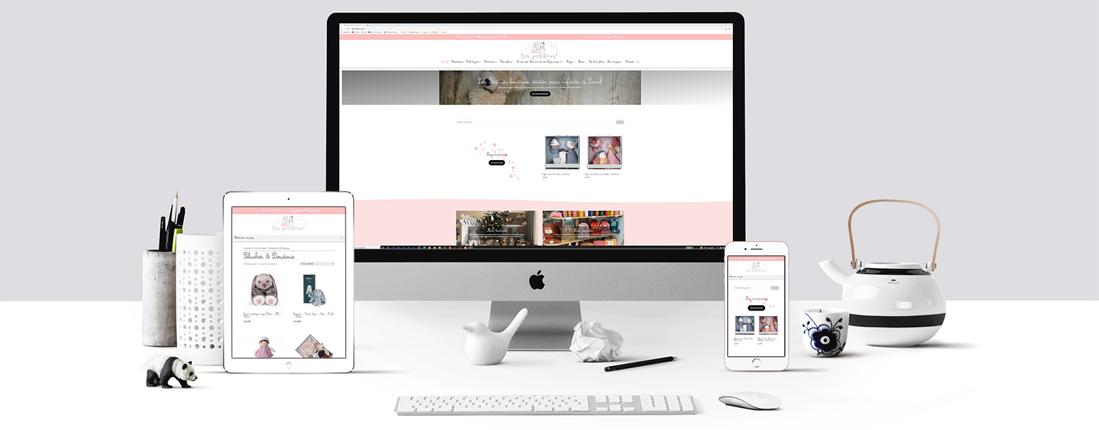 Le site de Les Petitous sur un écran Mac, un écran de tablette et un écran d'Iphone