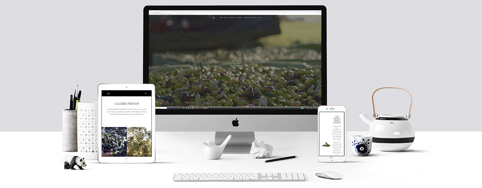 Le site du Mas des Vautes sur un écran Mac, un écran de tablette et un écran d'Iphone