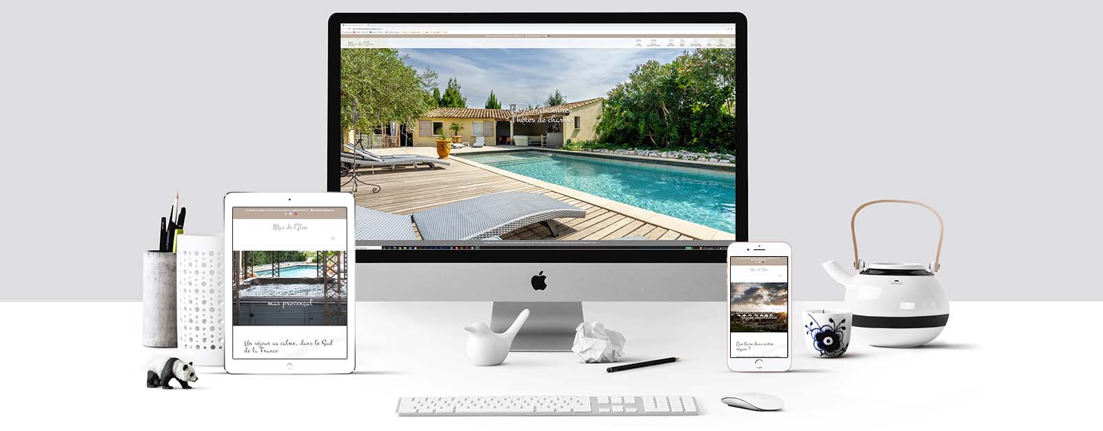 Le site du Mas de l'Ilon sur un écran Mac, un écran de tablette et un écran d'Iphone