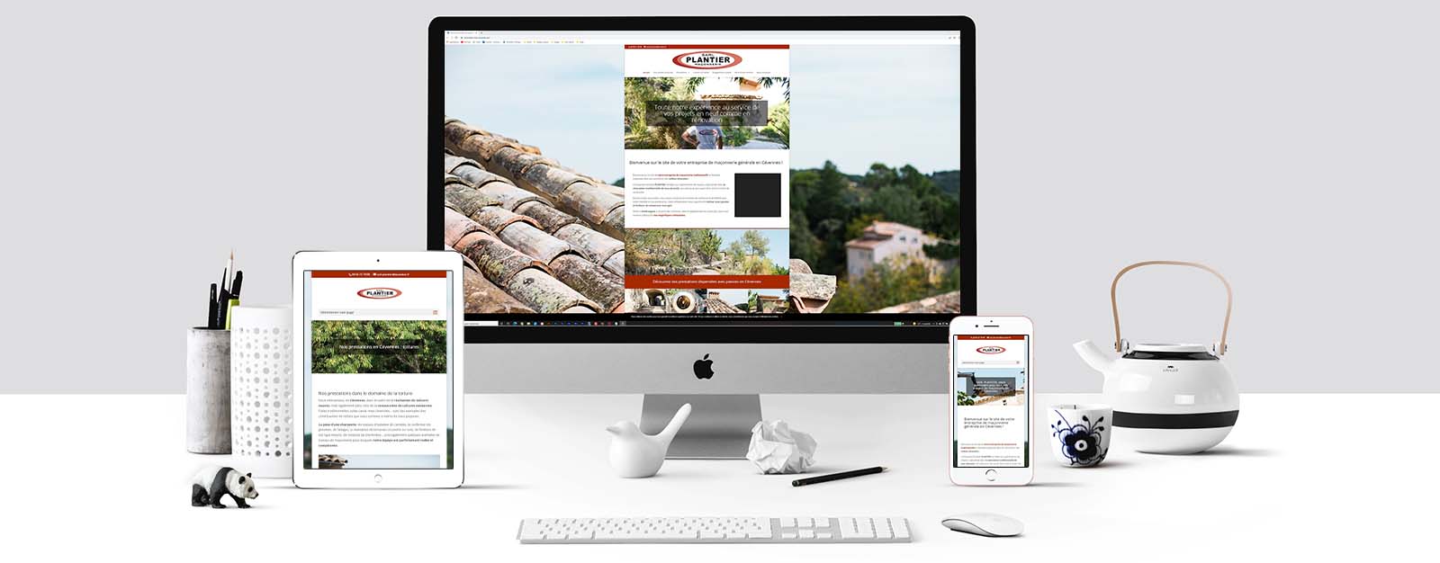 Le site de la SARL Plantier maçonnerie sur un écran Mac, un écran de tablette et un écran d'Iphone